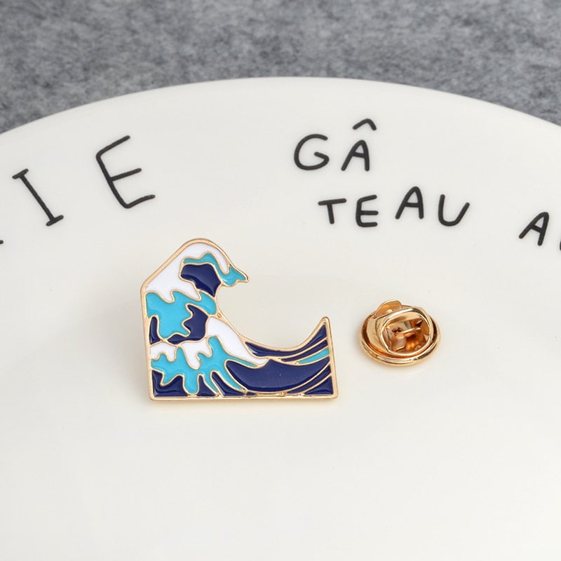 The great wave of kanagawa enamel pin