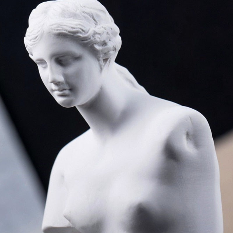 Venus de Milo Statue